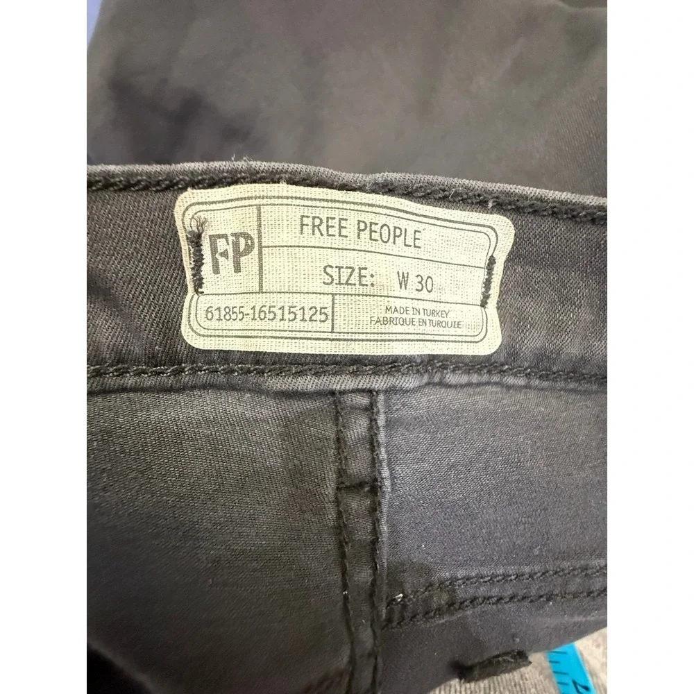 Free People Size 30 Distressed Black Ankle‎ Knee Hole Jeans
